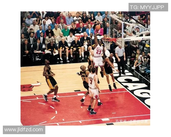 约纳斯瓦兰丘纳斯的篮球之路与职业生涯的精彩瞬间回顾